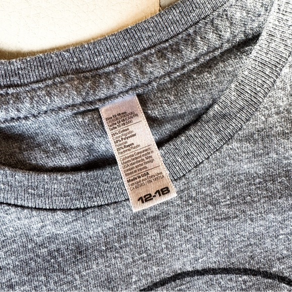 Grace + Brave 🇨🇦 • Tee - Picture 3 of 4